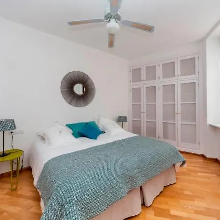Splendid Former Chapel With Pool & Jacuzzi וילה *