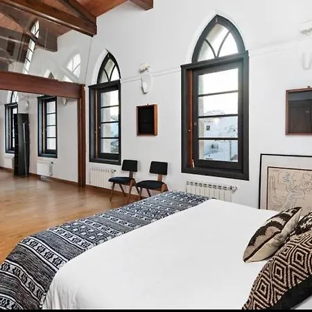 Splendid Former Chapel With Pool & Jacuzzi אס קסטיי