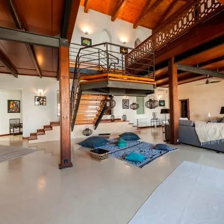 Splendid Former Chapel With Pool & Jacuzzi *
